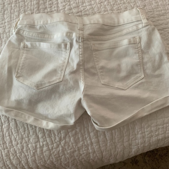 White Boyfriend Jean Short - Picture 2 of 2